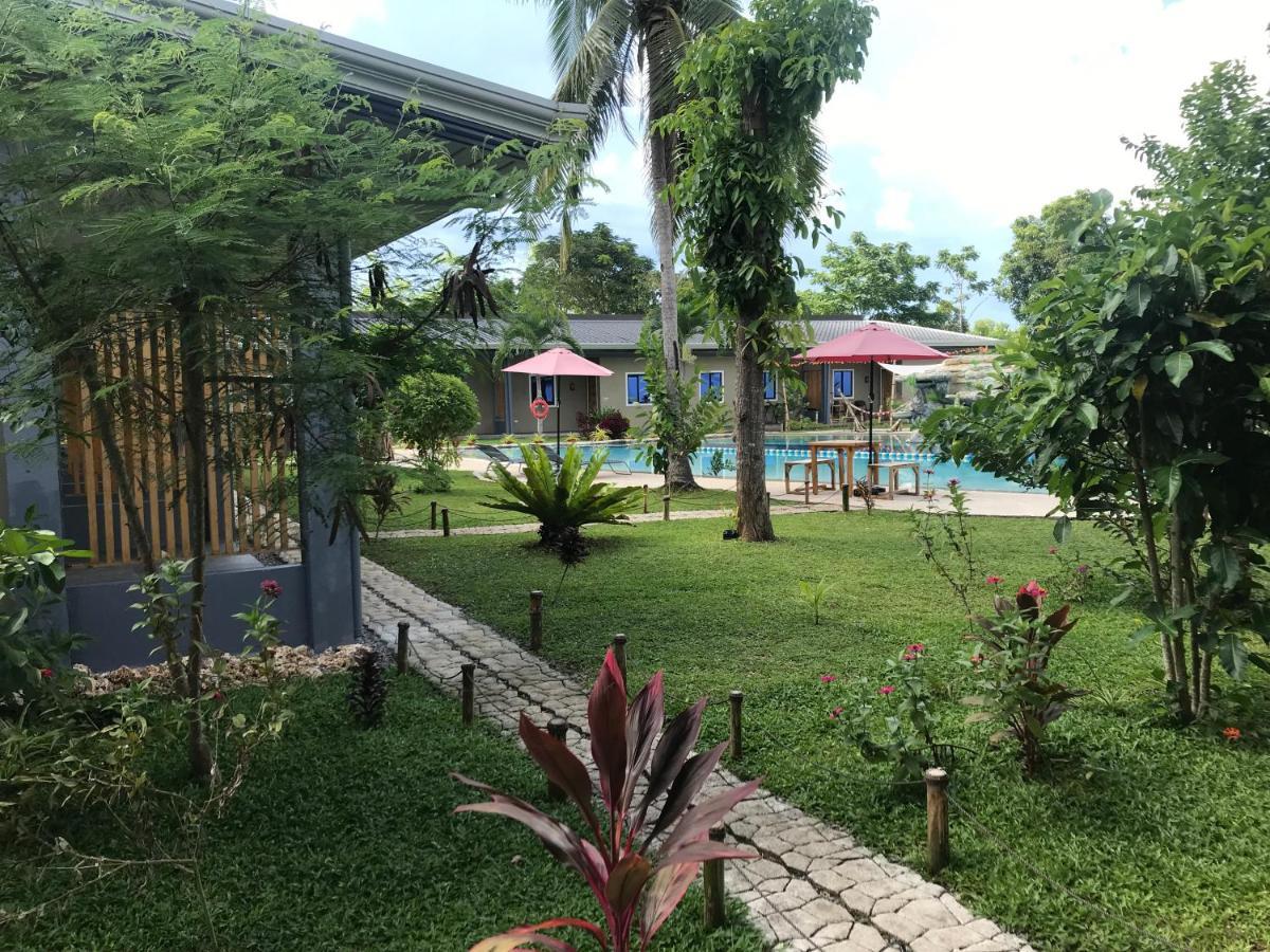 Resort Hidden Lagoon