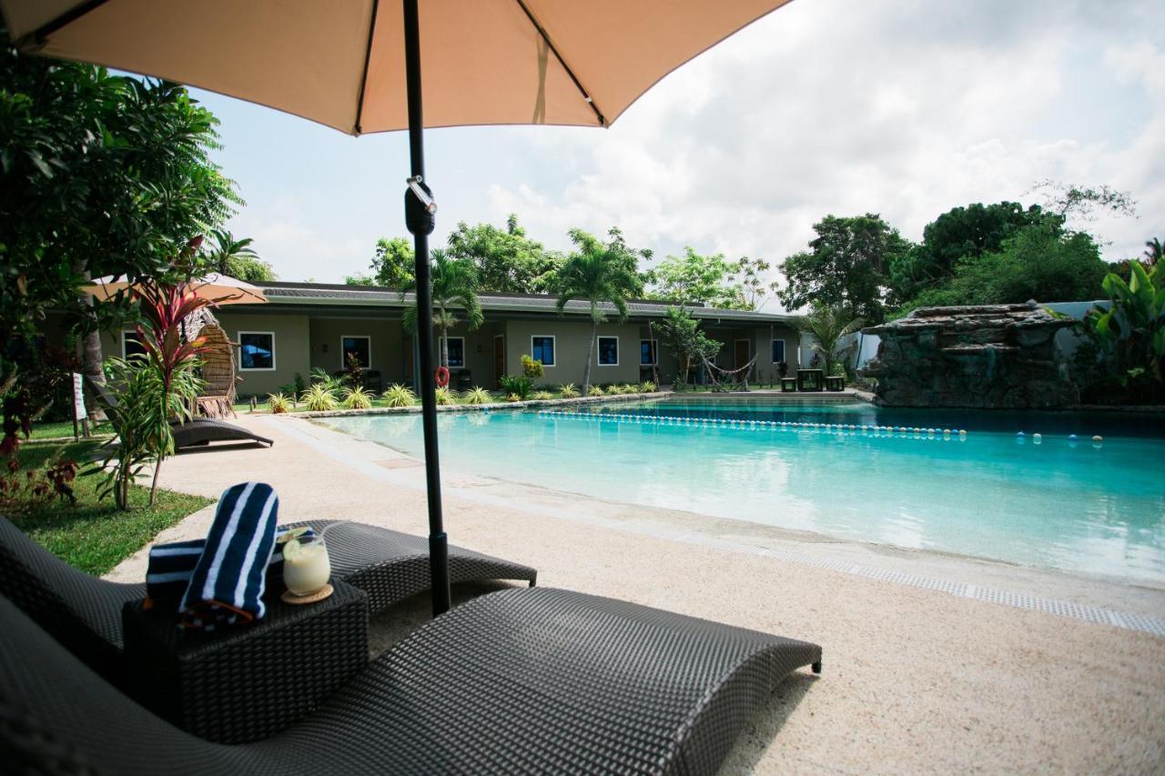 Resort Hidden Lagoon